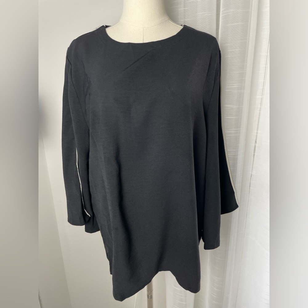 NWT Neiman Marcus Black Flowy Blouse Top With Dolman Sleeves Size Large